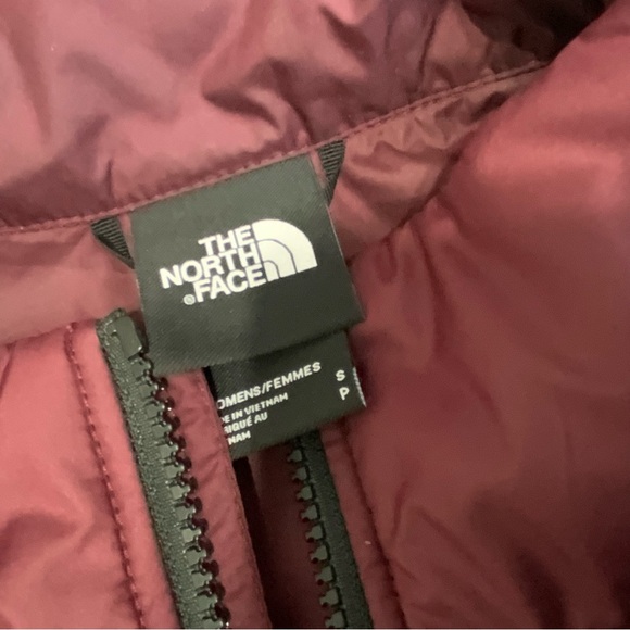 The North Face Women’s Tamburello 2 Vest. Deep Garnet Color. Women's’s Small. - Picture 6 of 8